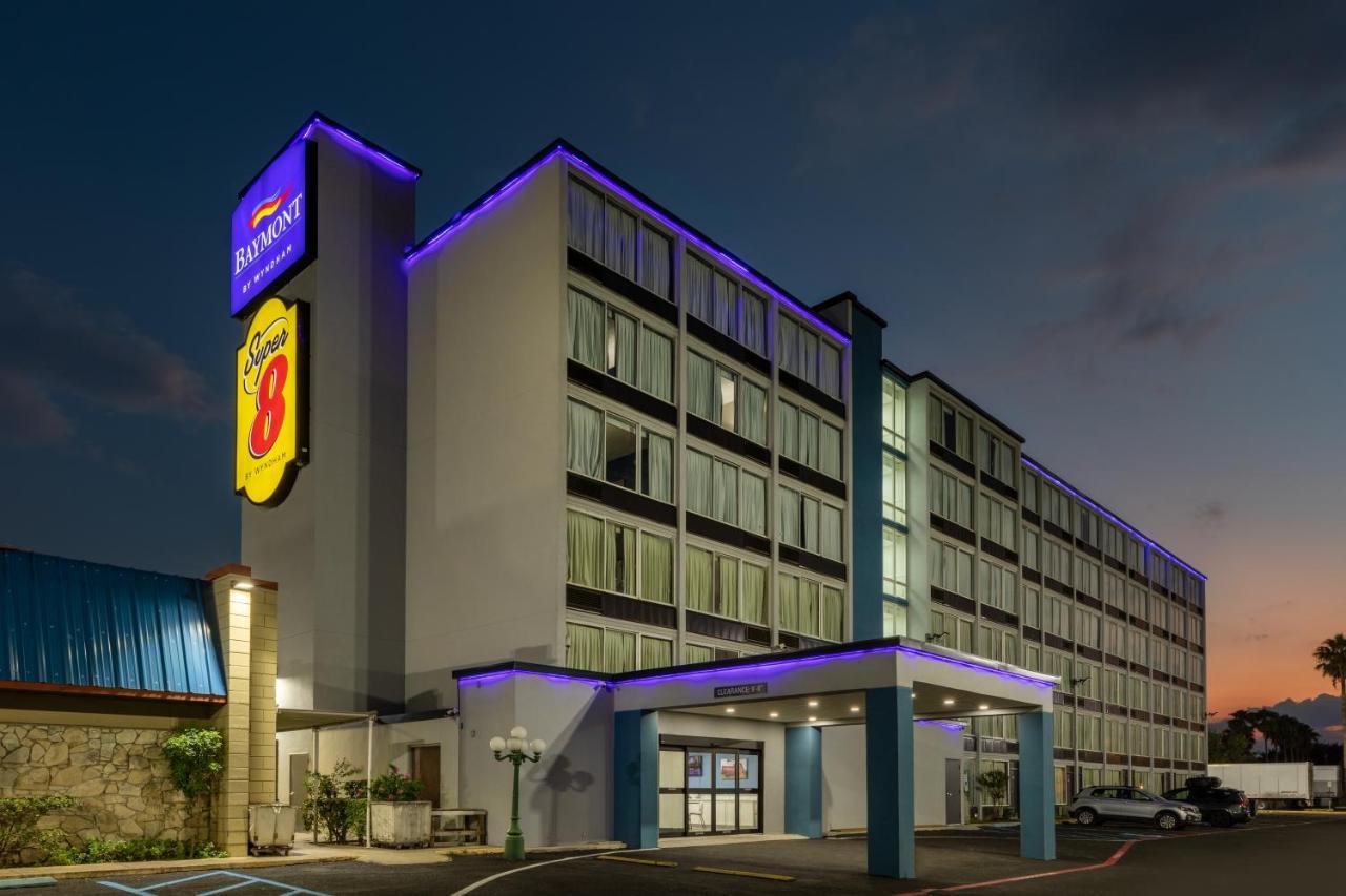 Hotel Baymont By Wyndham Laredo Zewnętrze zdjęcie